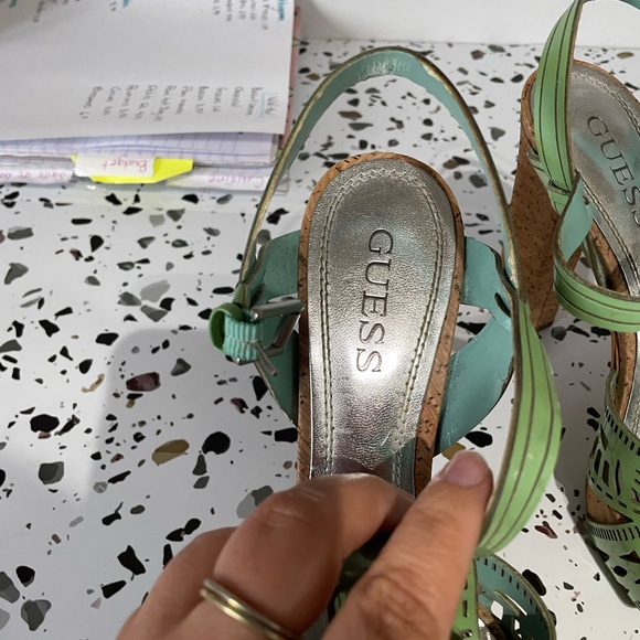 Guess - Picture 3 of 6